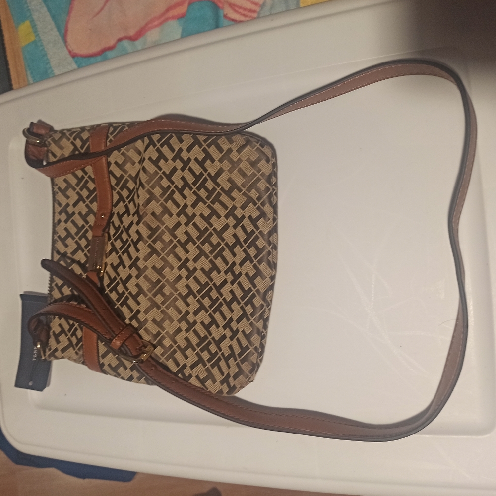 TOMMY HILFIGER Shoulder / Crossbody Monogram Bag W/ Card Holder Khaki/Tan